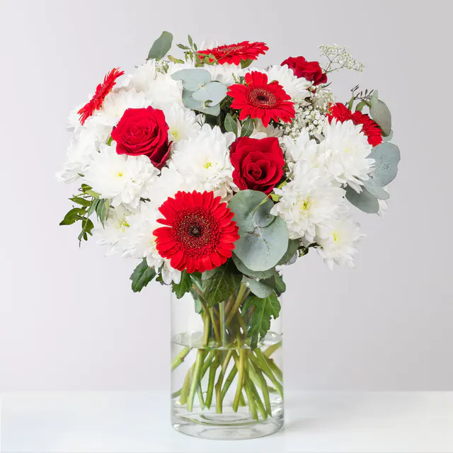 Blumenstrauß 'Prima' rot-weiß, handgebunden