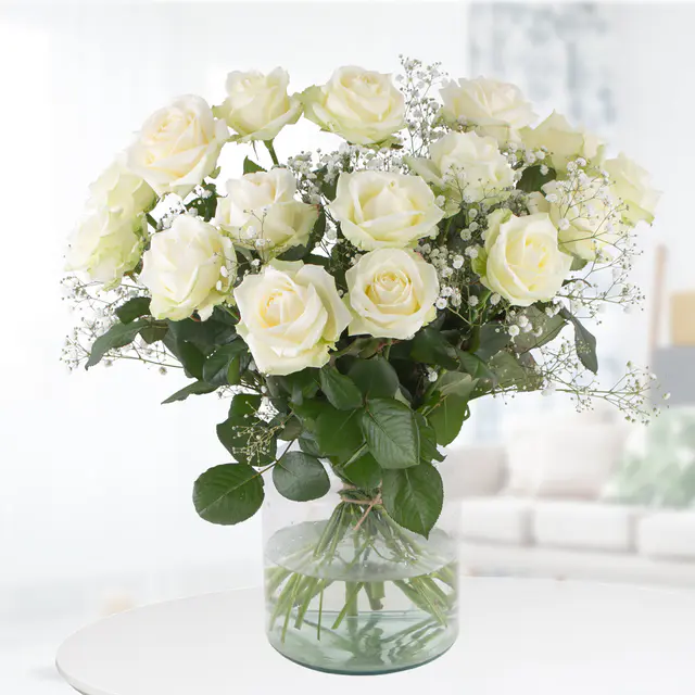 Weiße Rosen mit Schleierkraut - Premium-Rosen