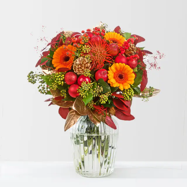 Blumenstrauß 'Bratapfel', handgebunden