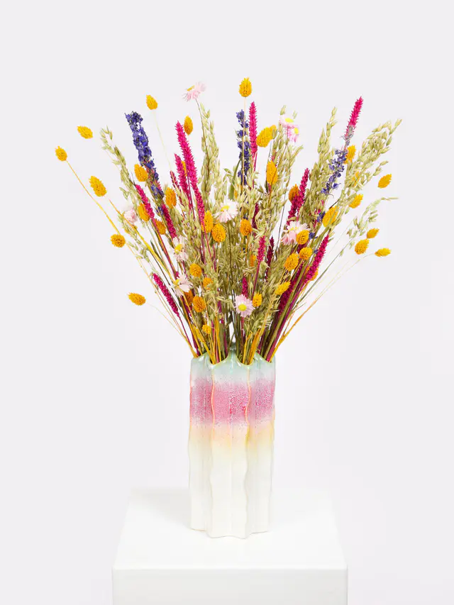 Bunter Wildblumenstrauß